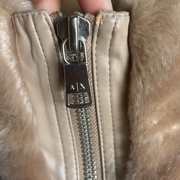 Armani Exchange Faux Fur Vest Sz Medium - Picture 2 of 16
